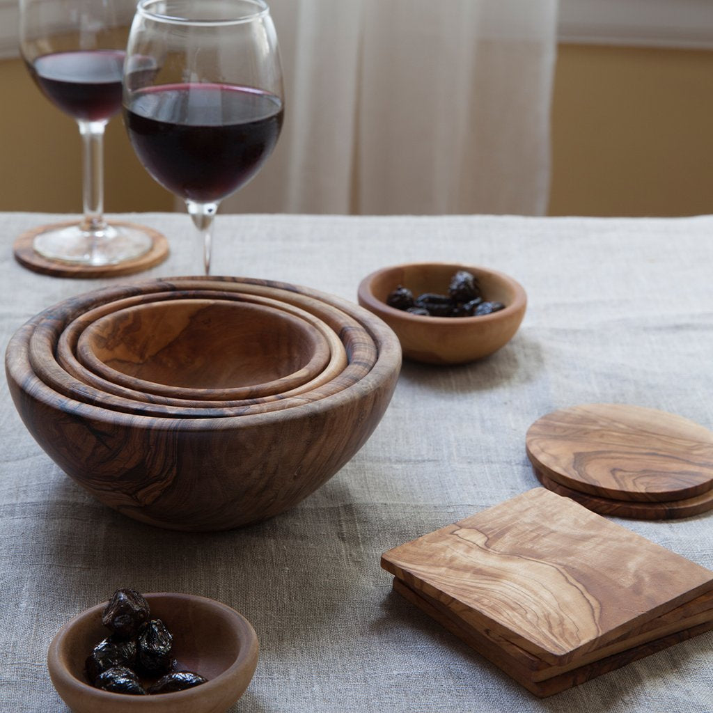 http://www.maison-midi.com/cdn/shop/products/Teak-Wood-Round-Coasters-Set-Of-4-Serving-Trays-and-Baskets-933941-2_1024x1024.jpg?v=1631817469