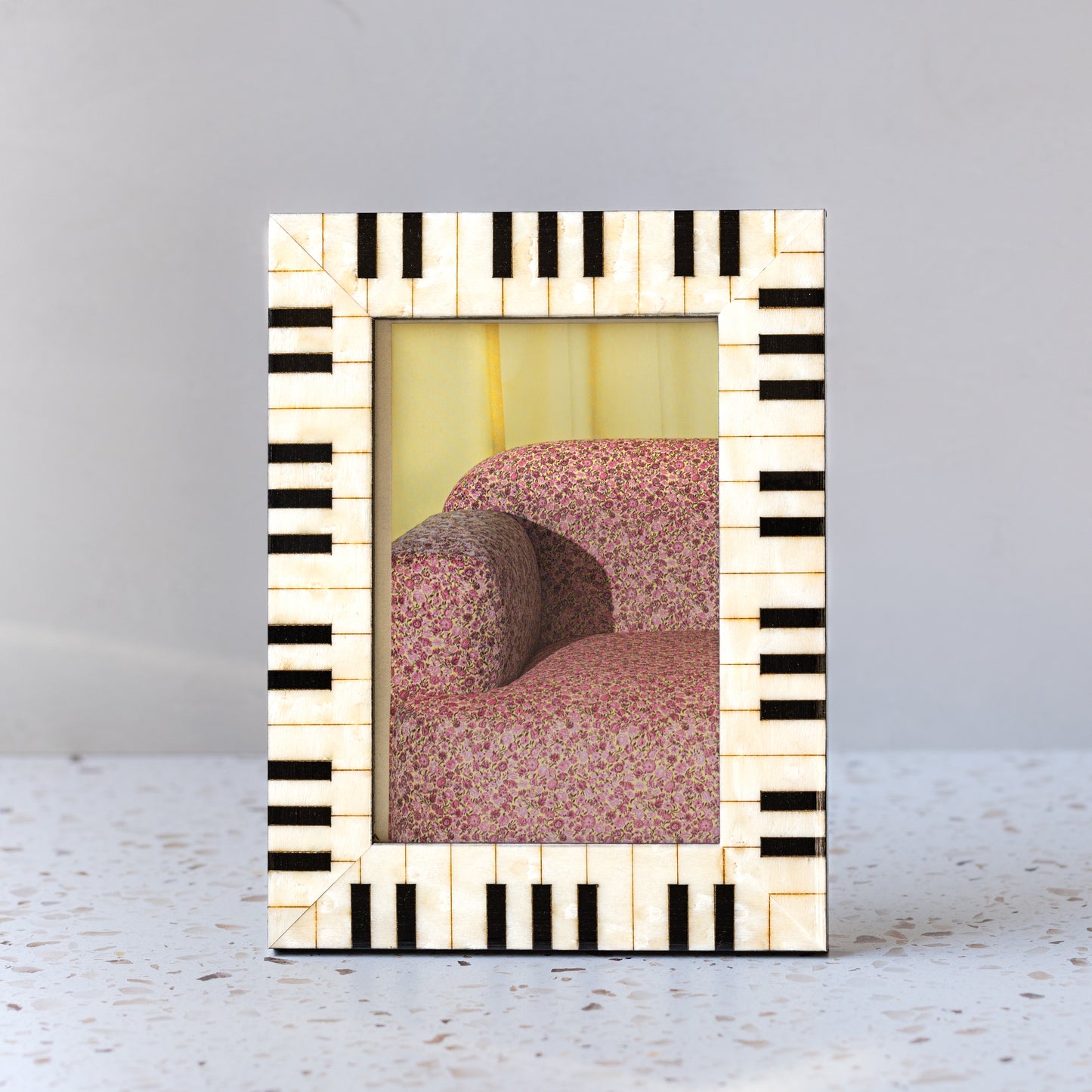 Piano Bianco Handmade Marquetry Picture Frame (4x6”)