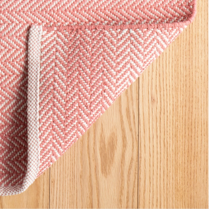 Dash and Albert Coral Herringbone Handwoven Cotton Rug (2'x3')