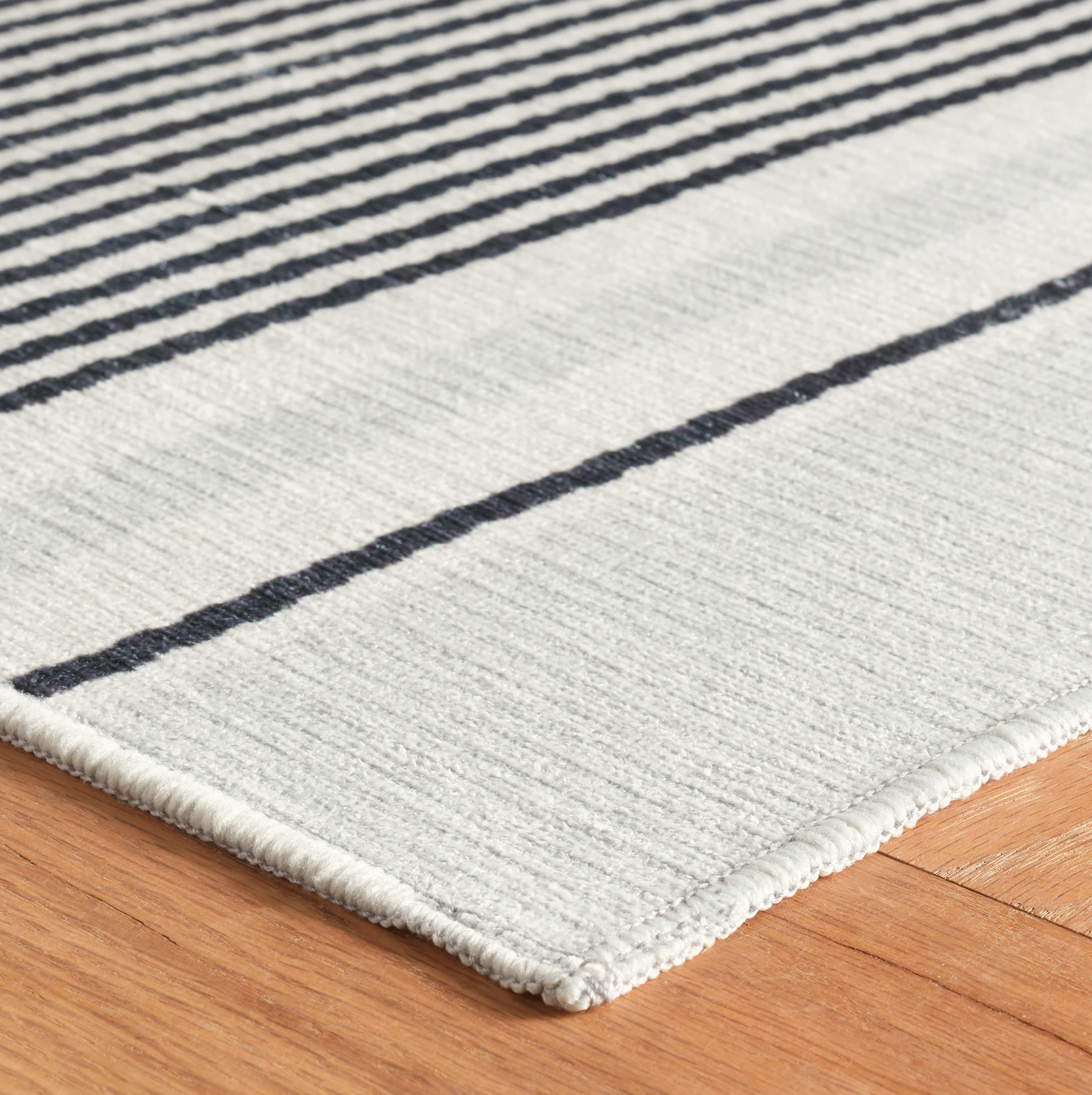 Dash and Albert Gunner Stripe Machine Washable Rug (2'x3')