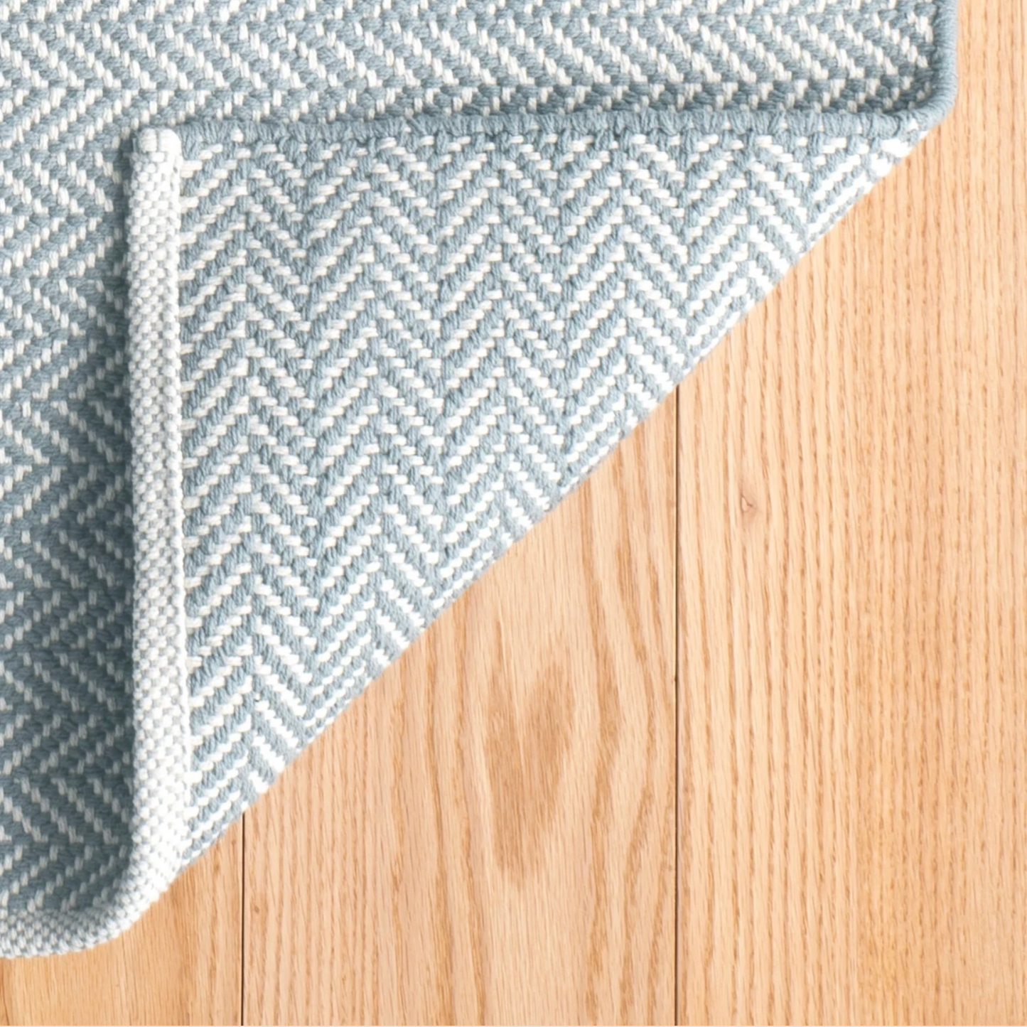 Dash and Albert Swedish Blue Herringbone Handwoven Cotton Rug (2'x3')