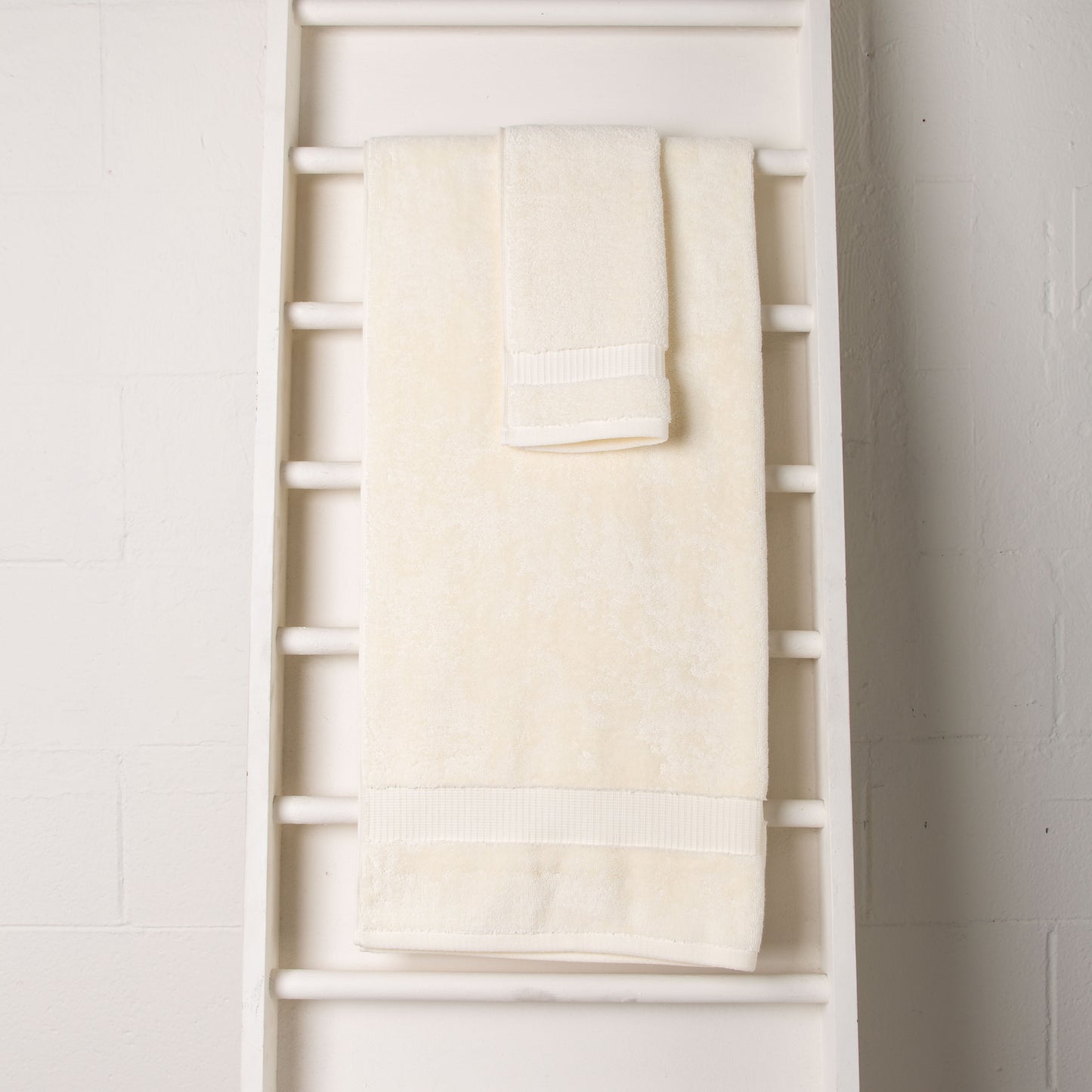 Ivory Hilda Bath Towel