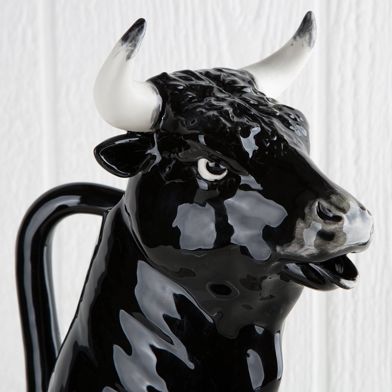 Bull Pitcher