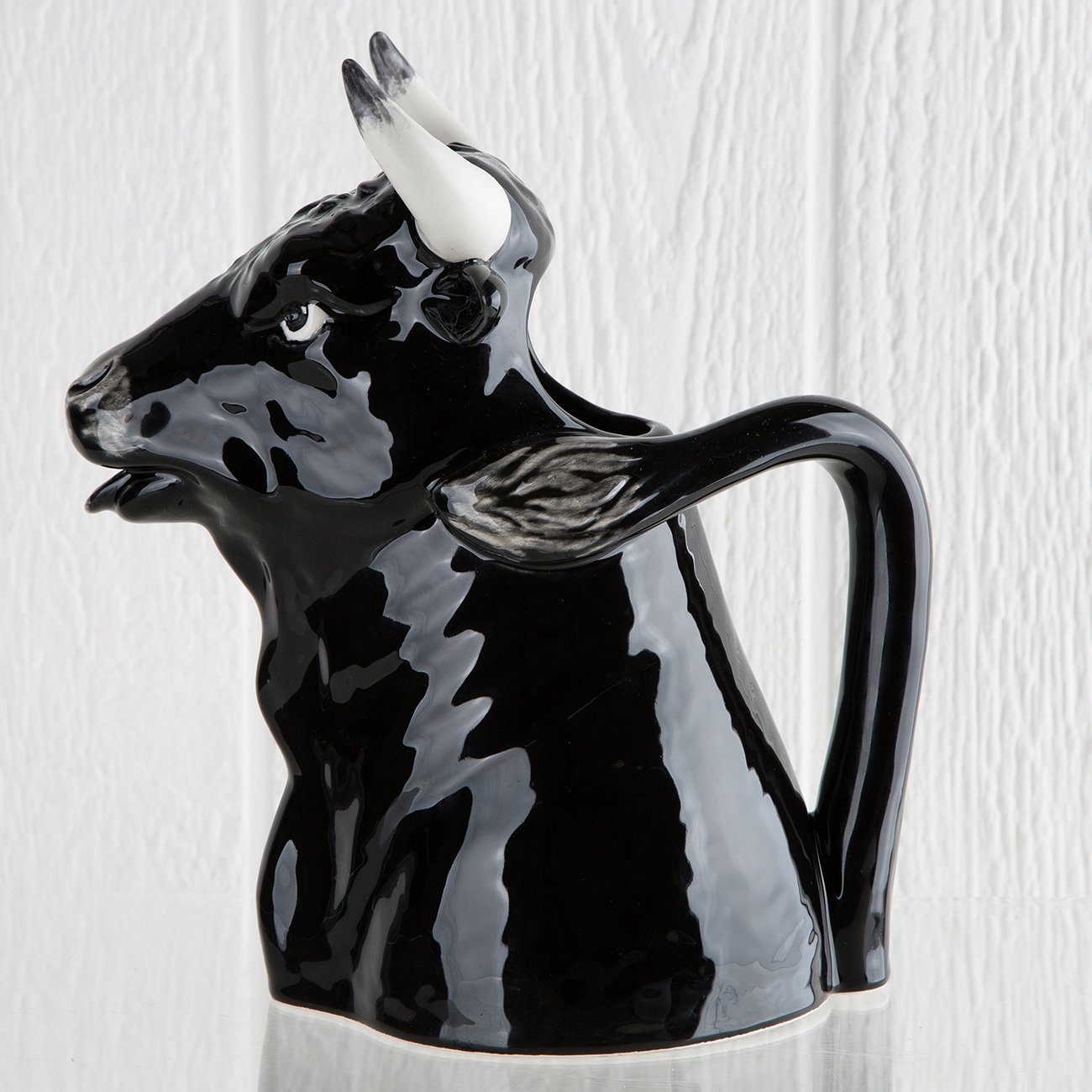 Bull Pitcher